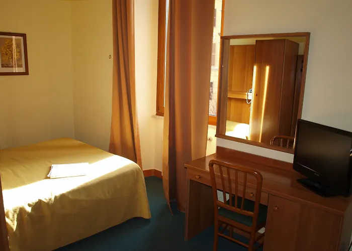 מלון Trastevere 3*
