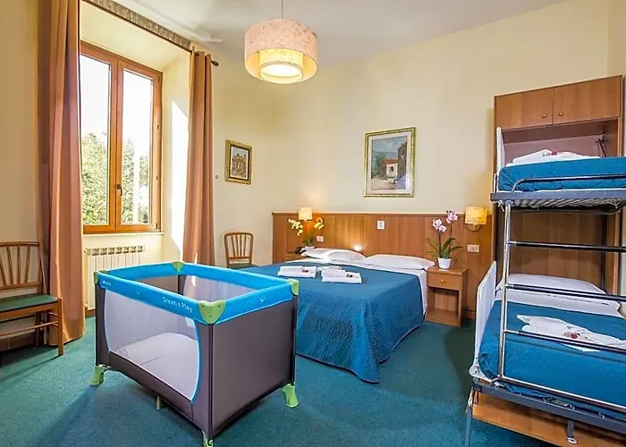 Trastevere 3* Rome